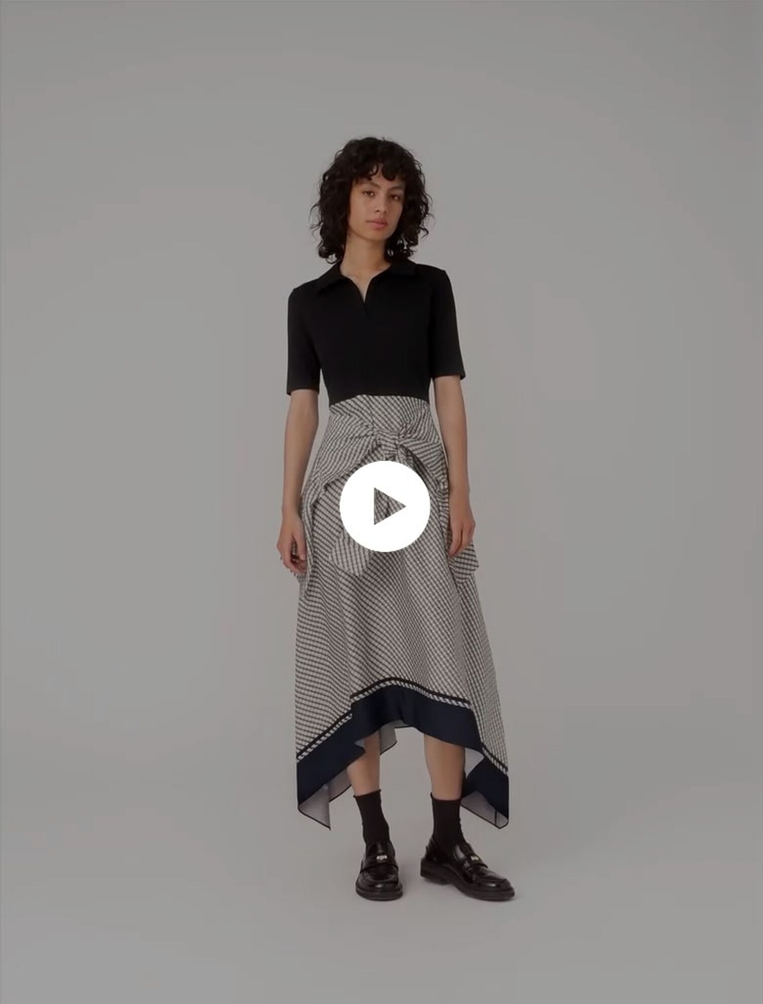 Bi-Material-Kleid mit Print