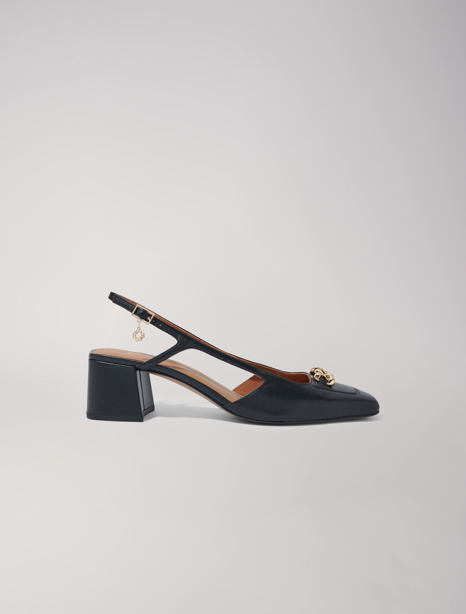 Pumps mit eckiger Spitze aus Leder