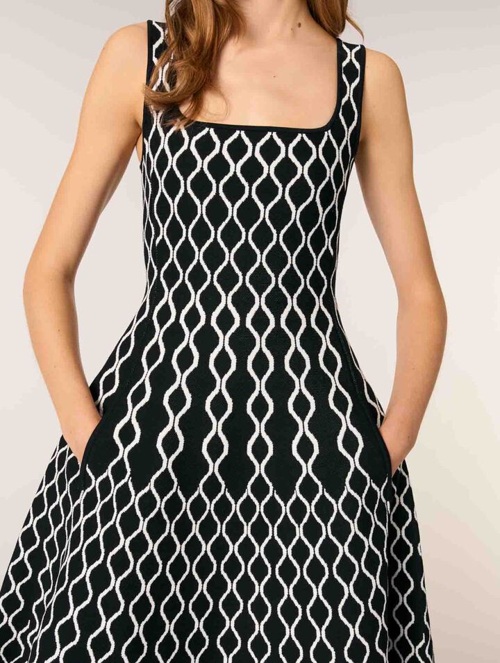 Midikleid aus Jacquard-Strick