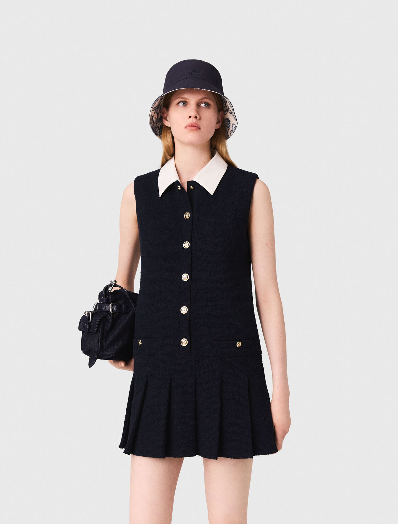 Kurzes Tweedkleid, abnehmbar Kragen