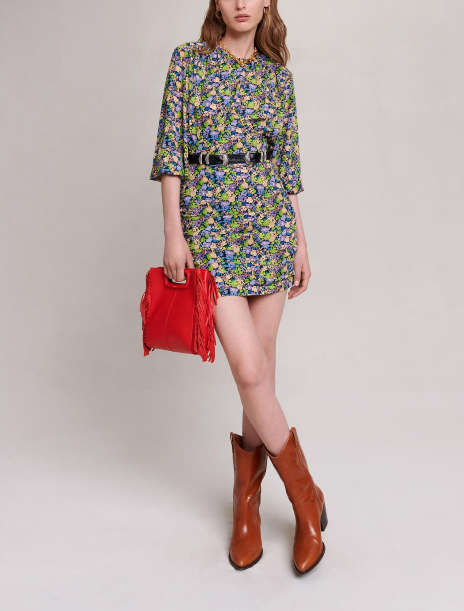 Kurzes Kleid mit Blumenmuster