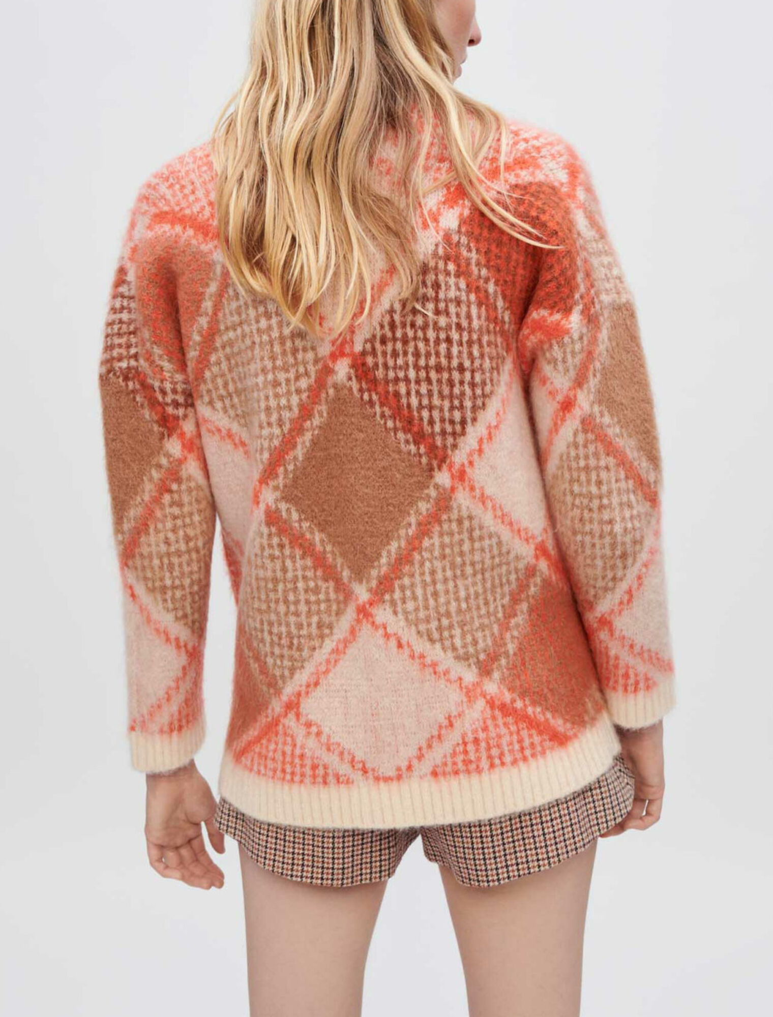 Fluffige Strickjacke aus Rauten-Jacquard