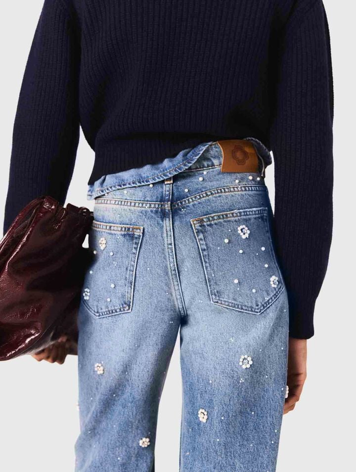 Weite Jeans mit Stickereien