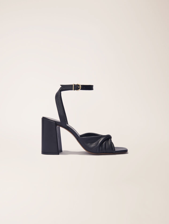 Sandalen aus Glattleder mit Absatz