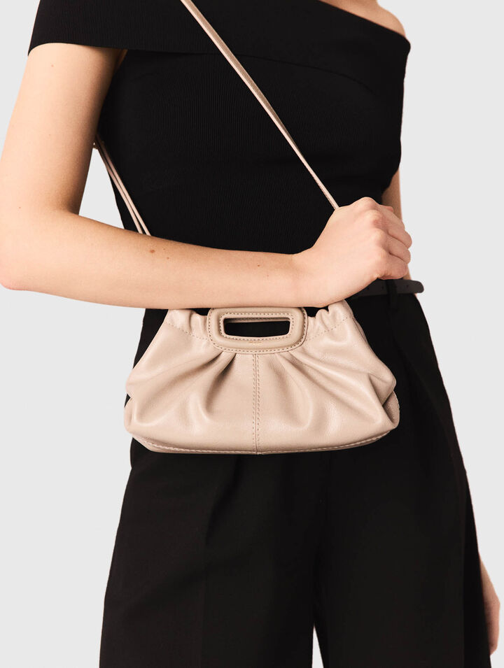 Rippstricktop mit Bardot-Kragen