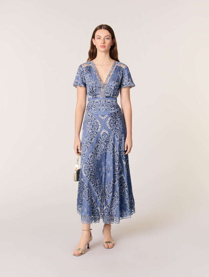 Langes fließendes Kleid mit Print