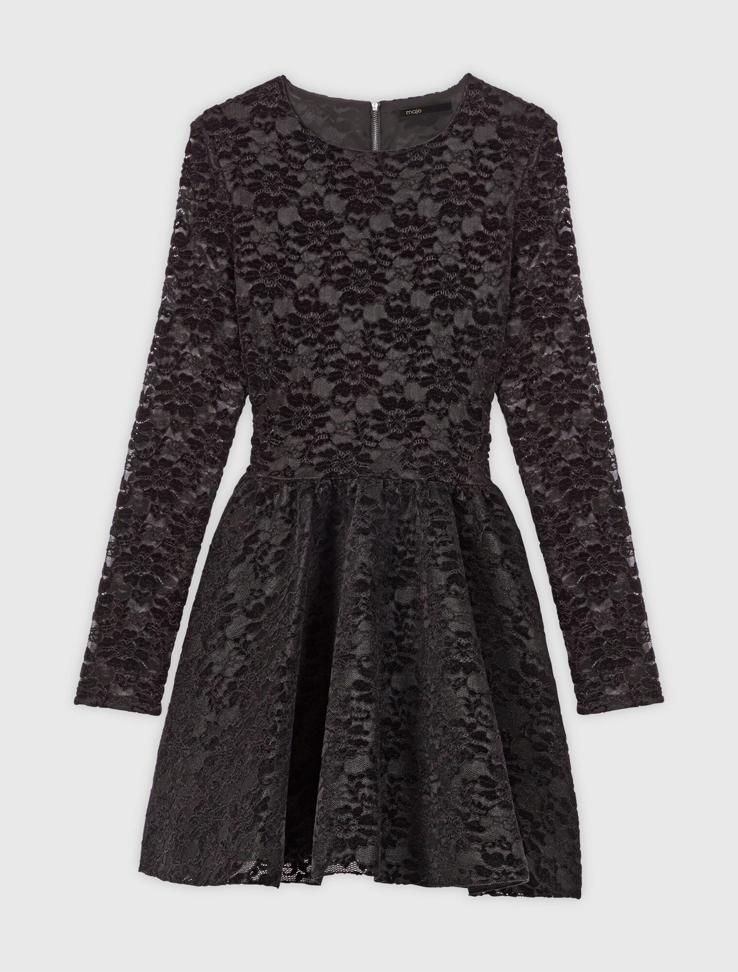 Langes, ausgestelltes Samtkleid