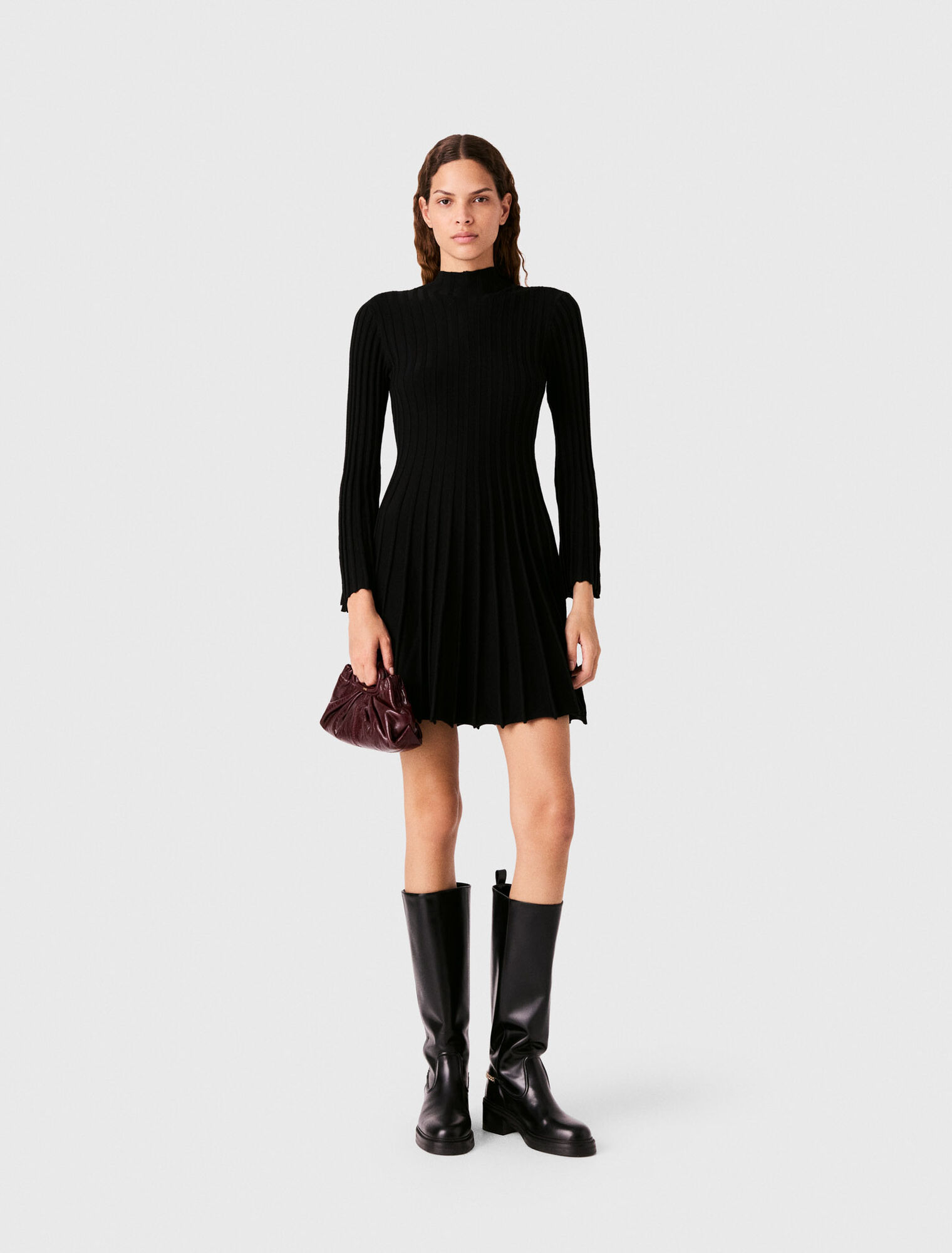 Kurzes Skaterkleid mit Stehkragen