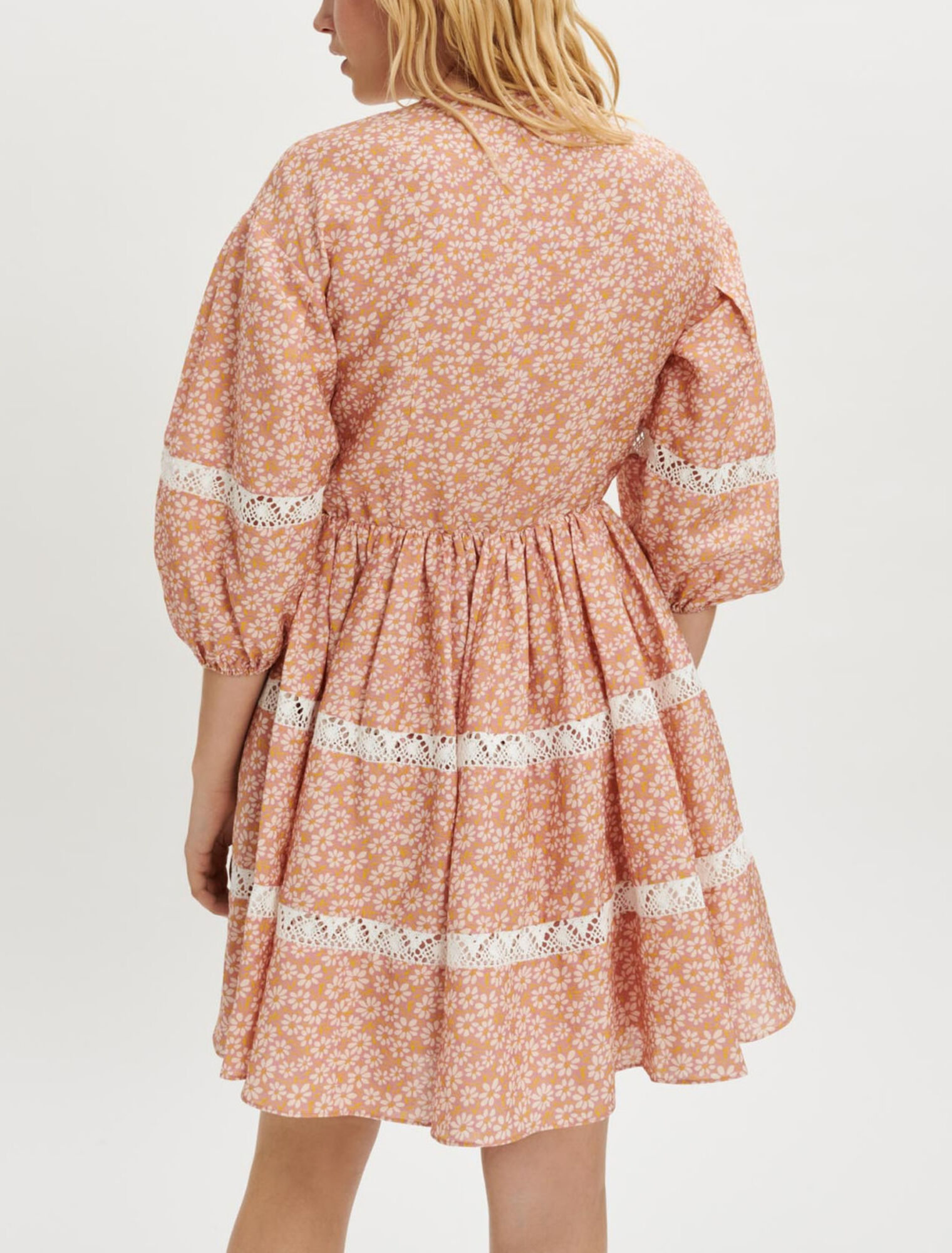 Bedrucktes Kleid mit Spitzenborten