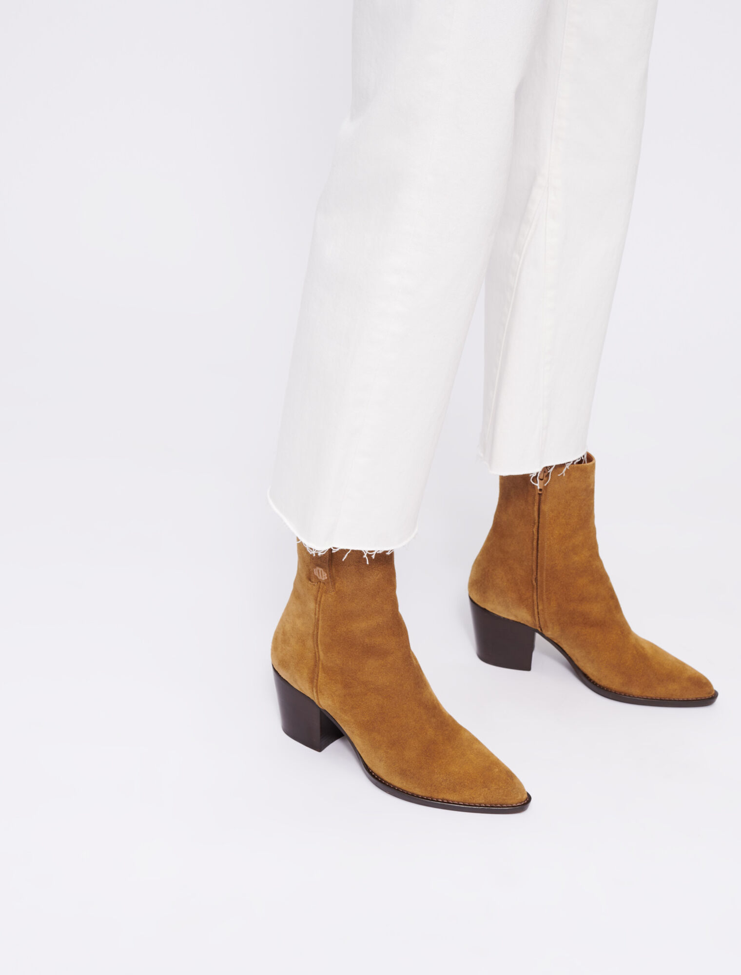 Camelfarbene Wildlederstiefel