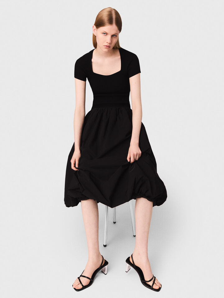 Langes Kleid aus Strick und Taffeta