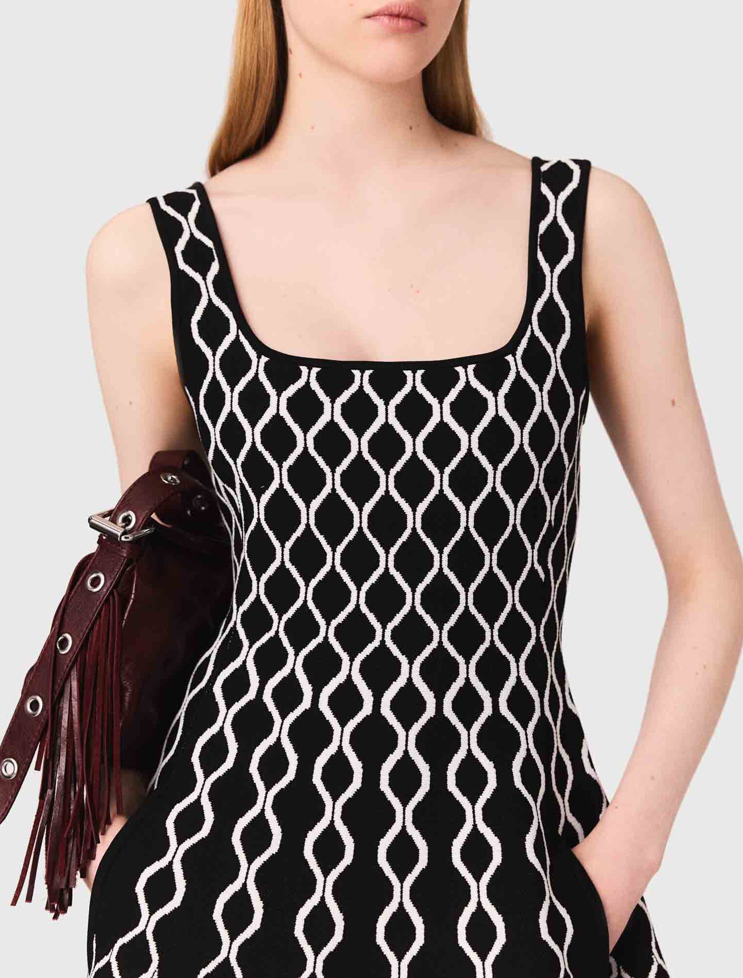 Midikleid aus Jacquard-Strick