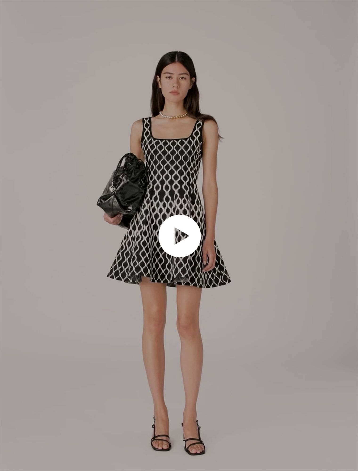 Kurzes Kleid aus Jacquard-Strick