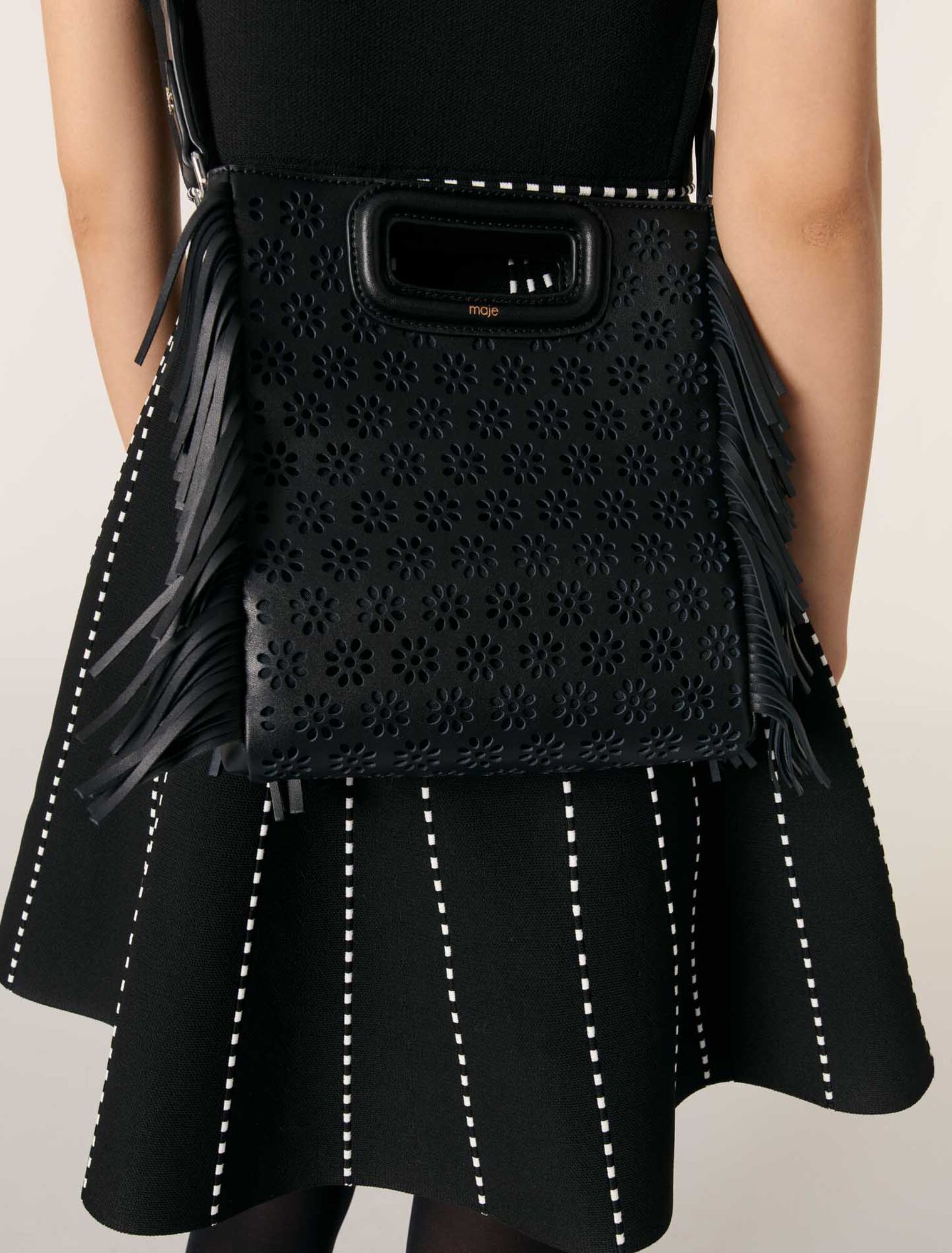 Tasche M aus perforiertem Leder