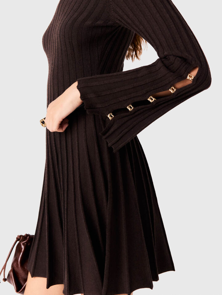 Kurzes Skaterkleid mit Stehkragen