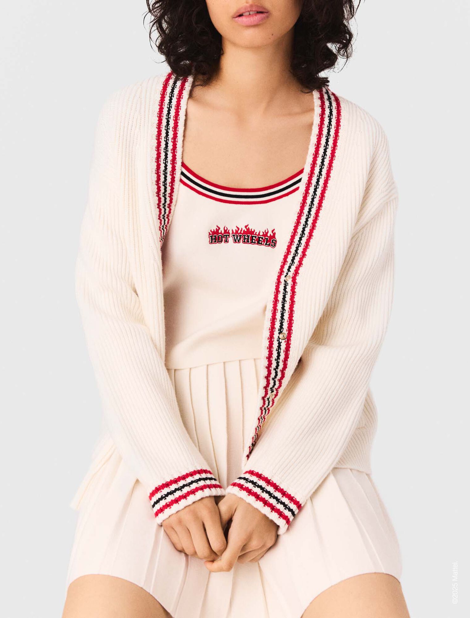Langer Cardigan mit Stickereien