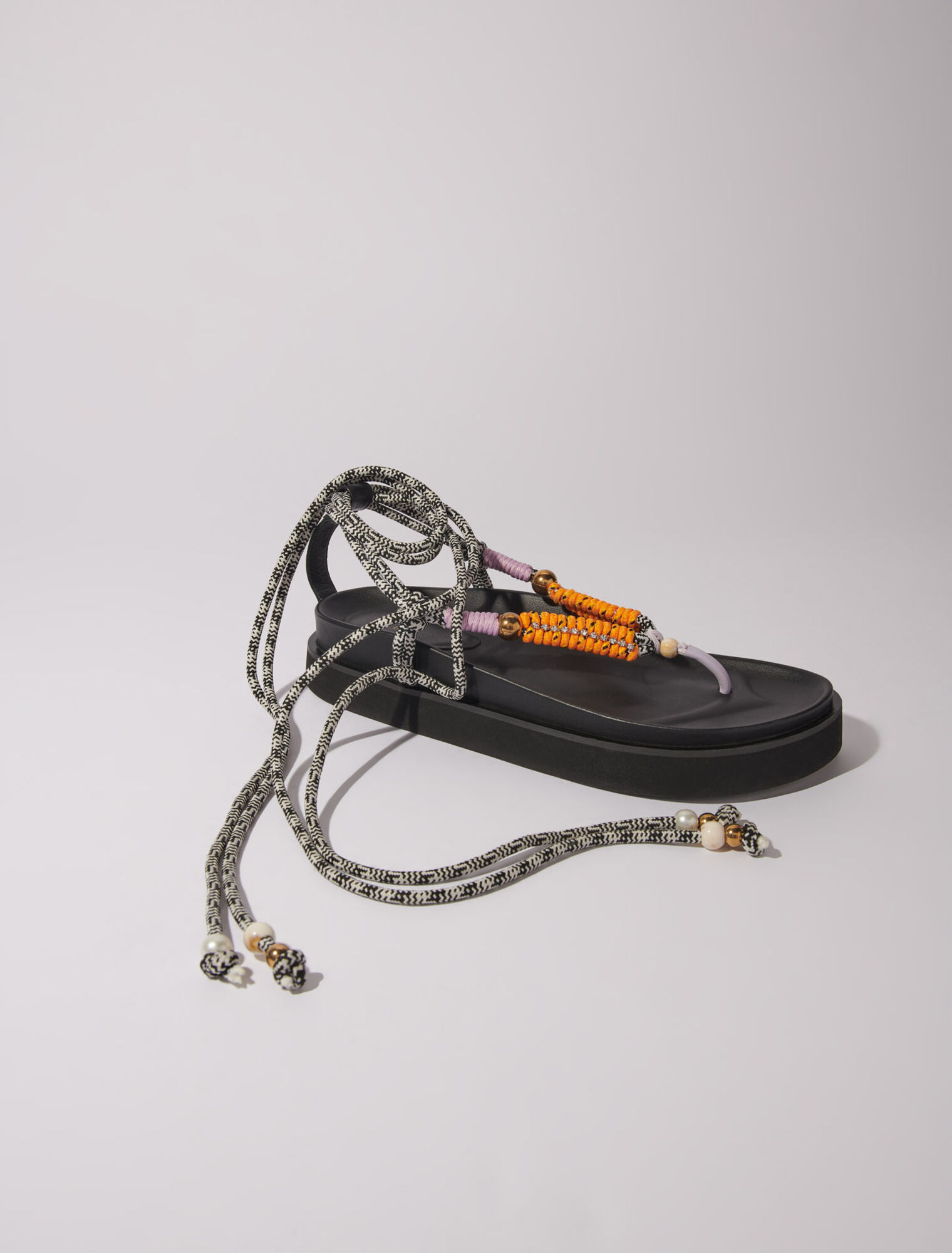 Sandalen mit geflochtenen Riemen