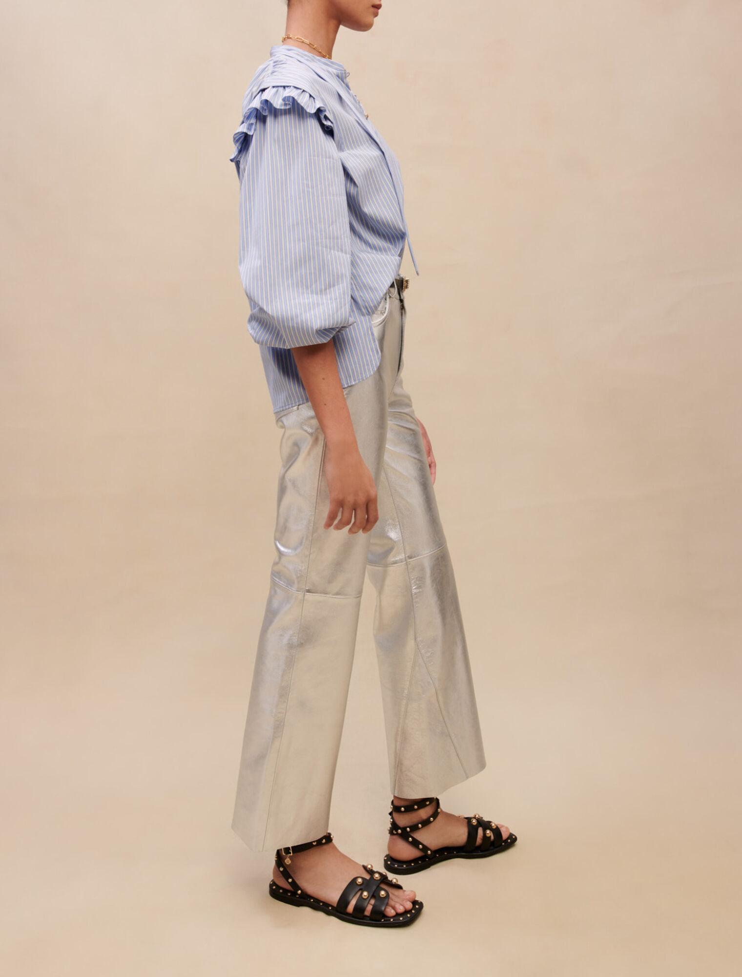 Blaue Bluse mit Streifenmuster
