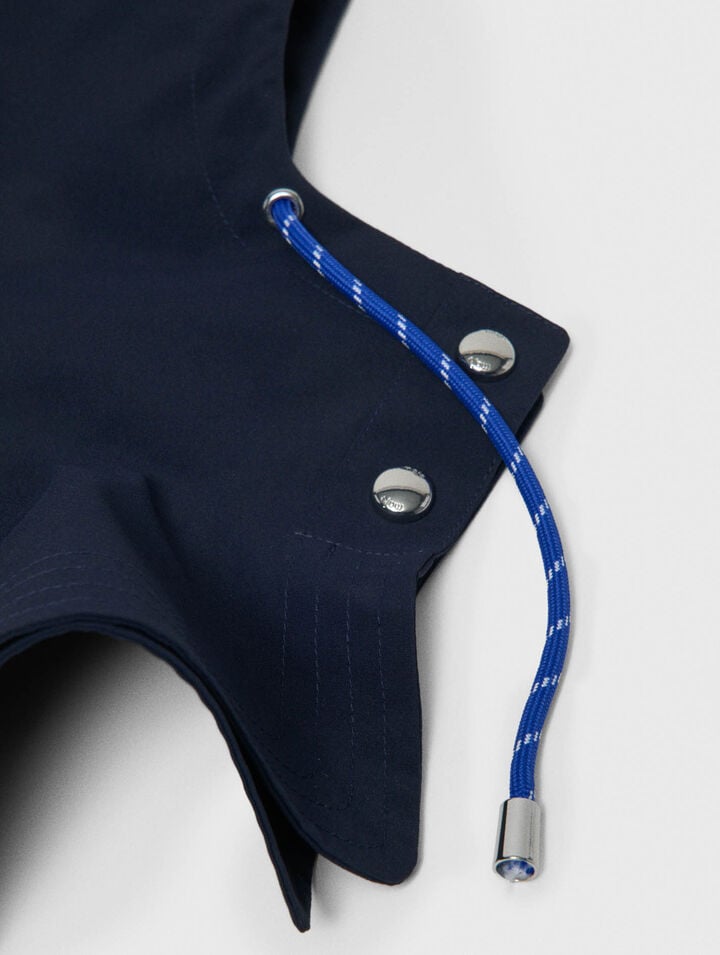 Wasserdichte Kapuze mit Kordeln