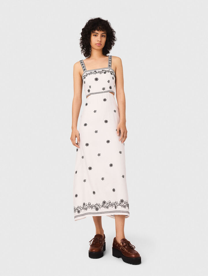Langes besticktes Kleid mit Cut-out