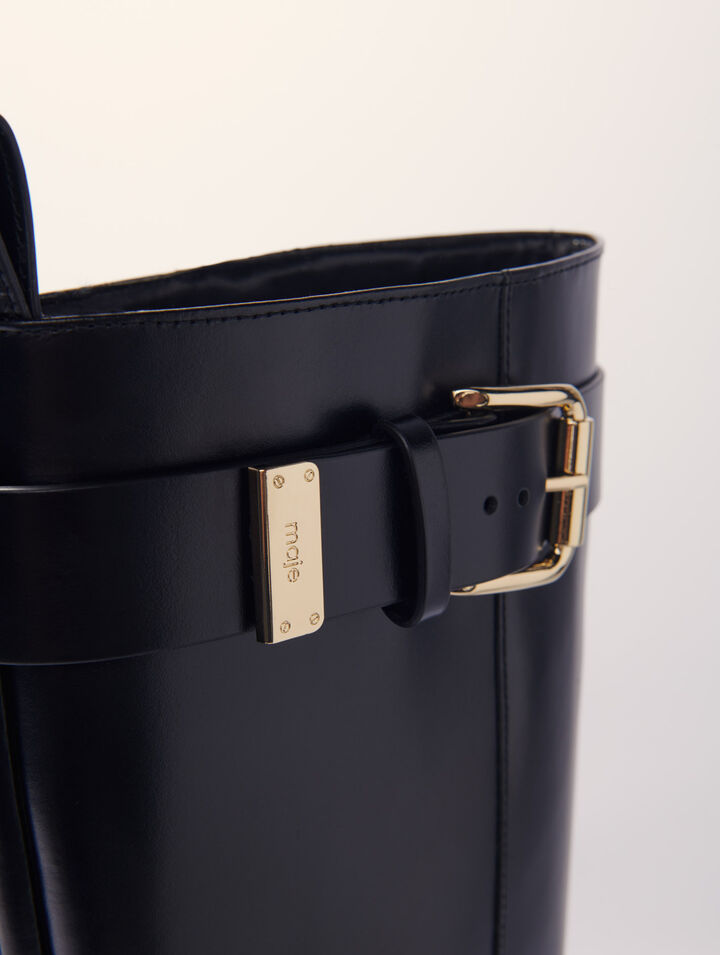 Lederstiefel mit Schnalle