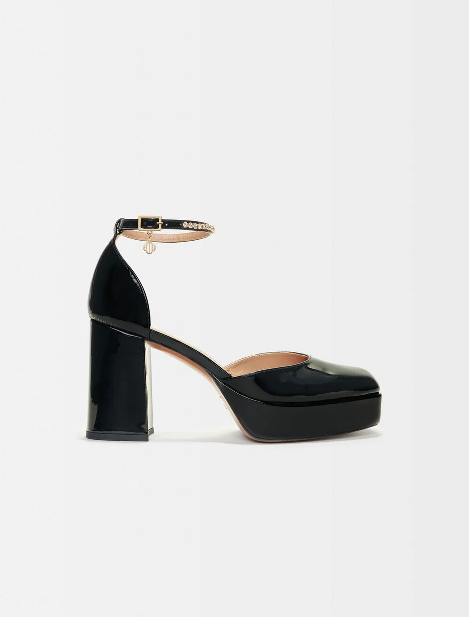 Lackpumps mit Plateau