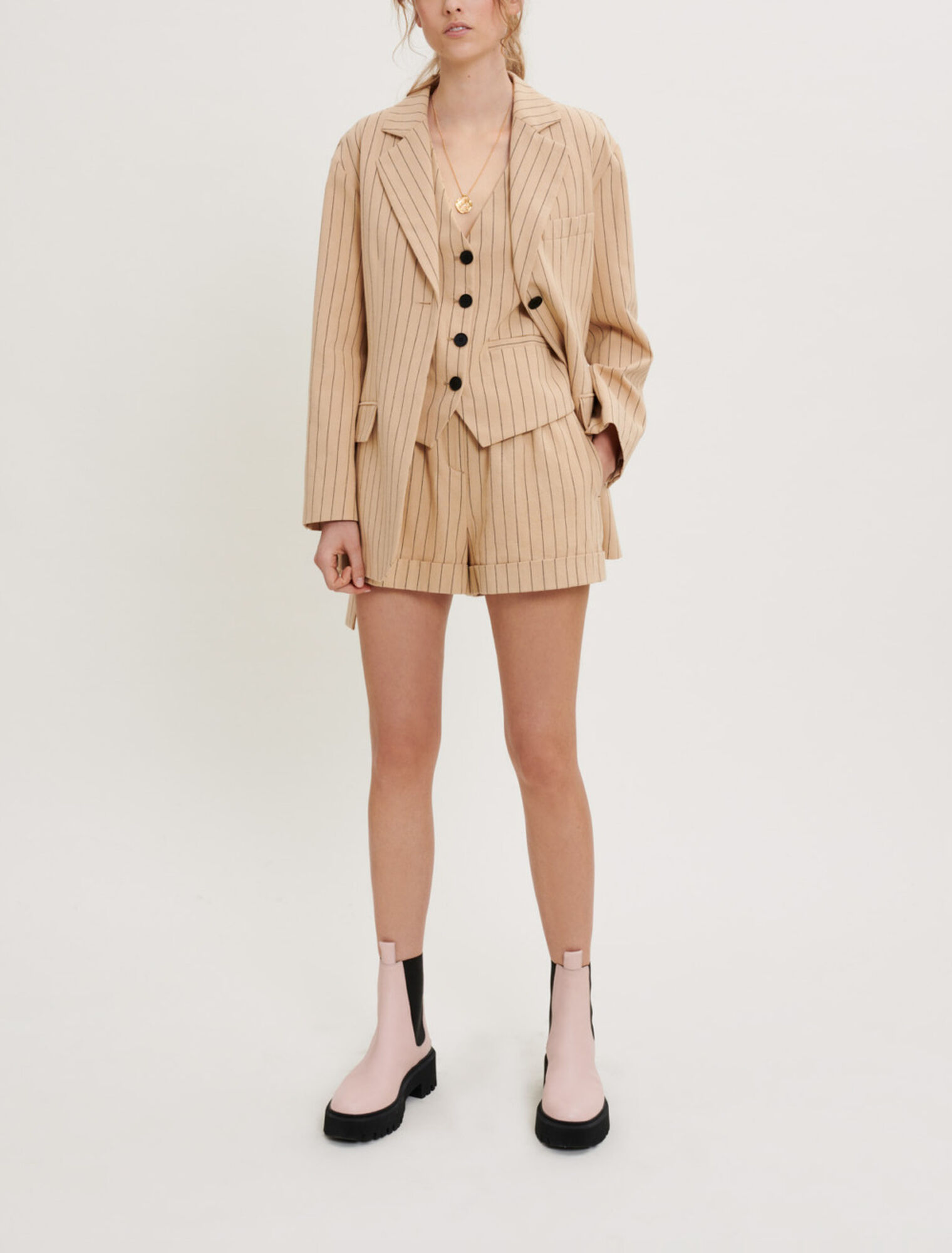 Gestreifte Jacke mit Gürtel