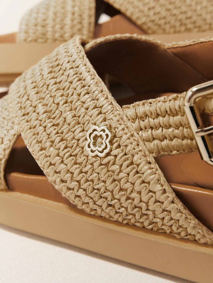 Flache Sandalen in Bastoptik