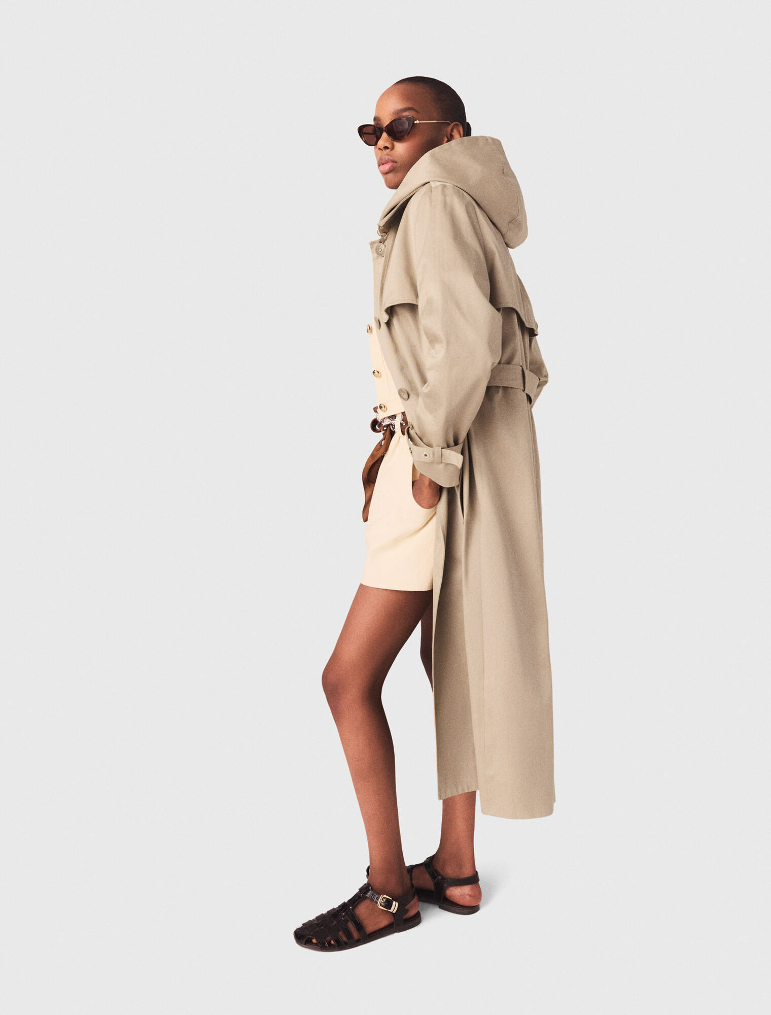 Trenchcoat mit abnehmbarer Kapuze