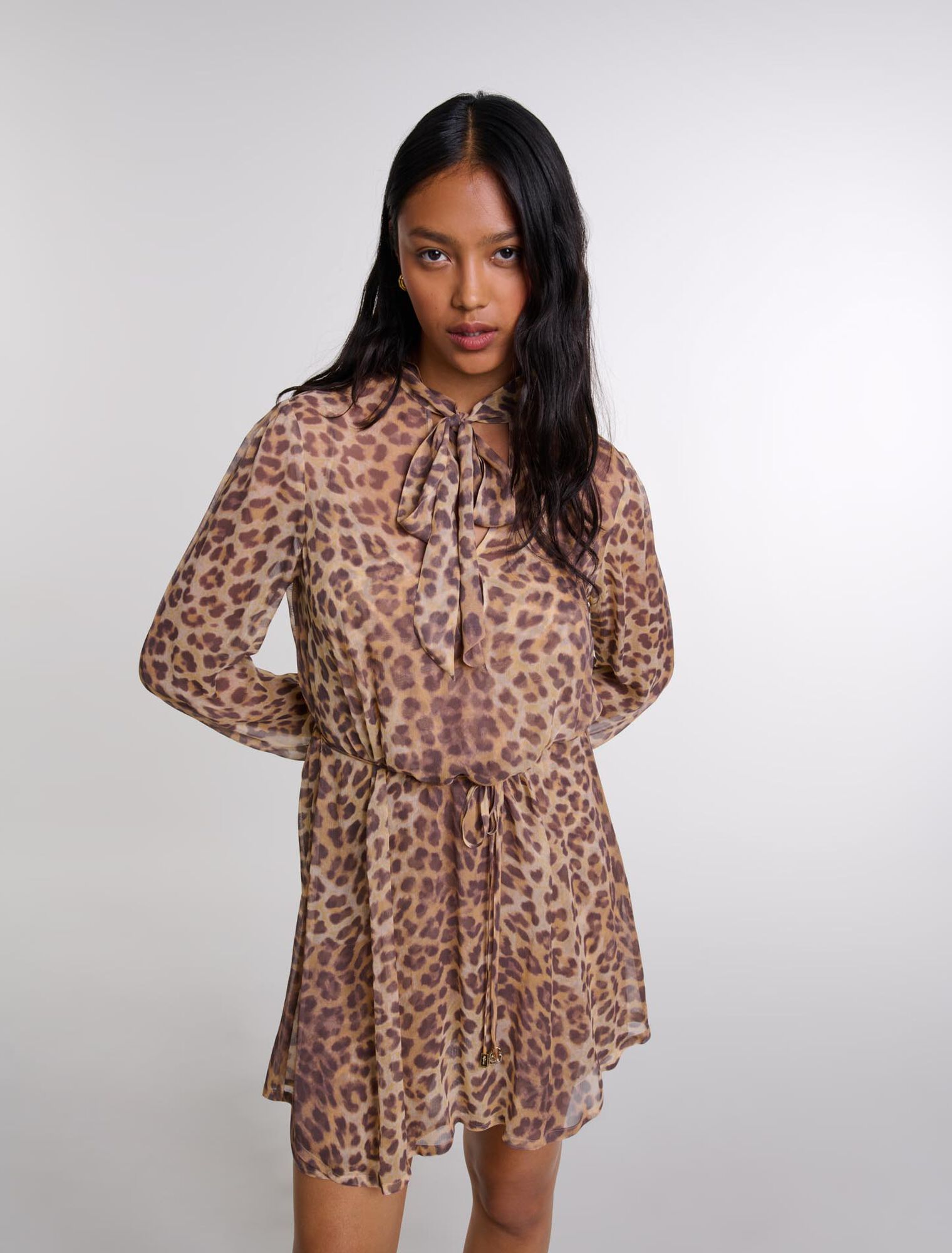 Kurzes Kleid mit Leopardenmuster