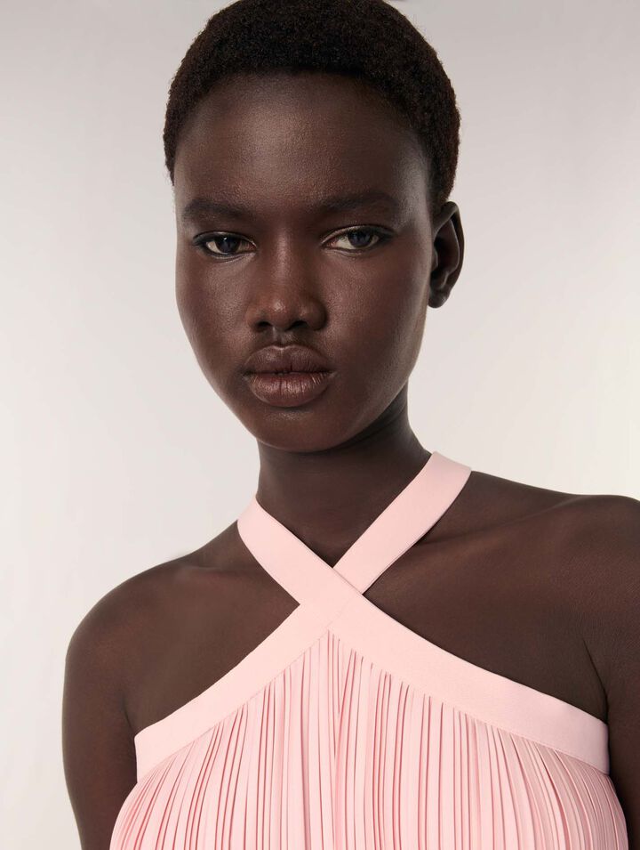 Langes plissiertes Kleid