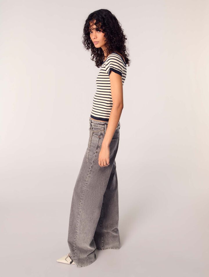 Weite Jeans mit Kettengürtel