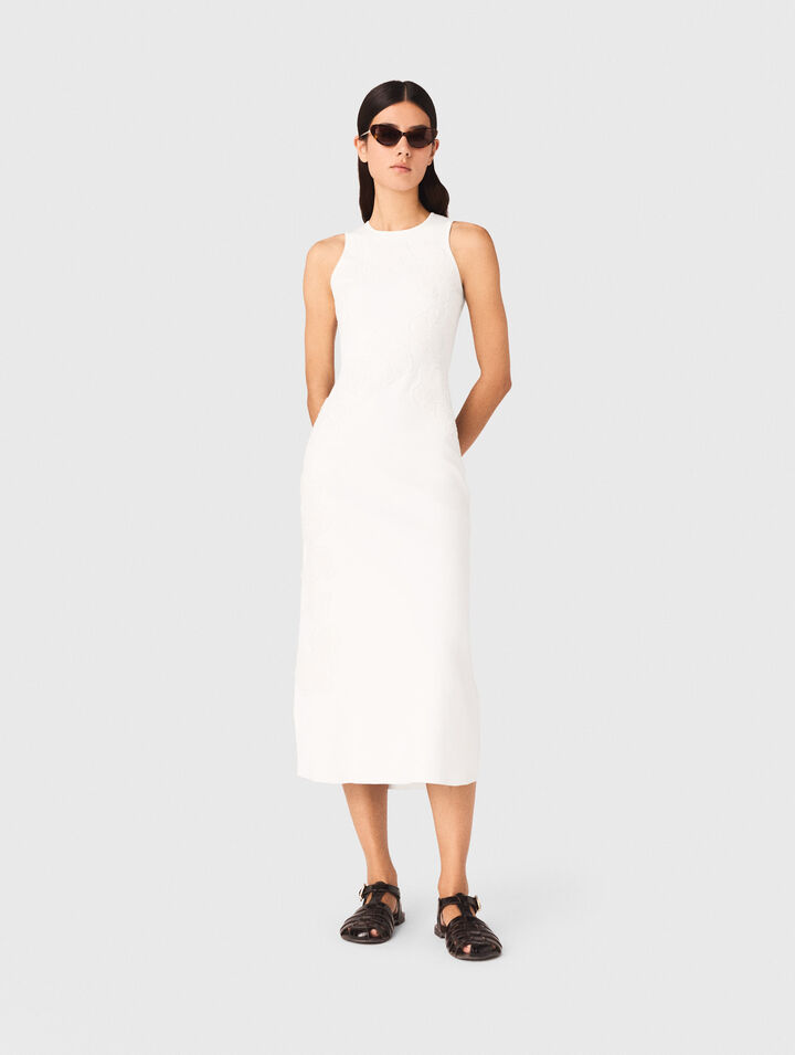 Kleid mit perlenbestickten Blumen