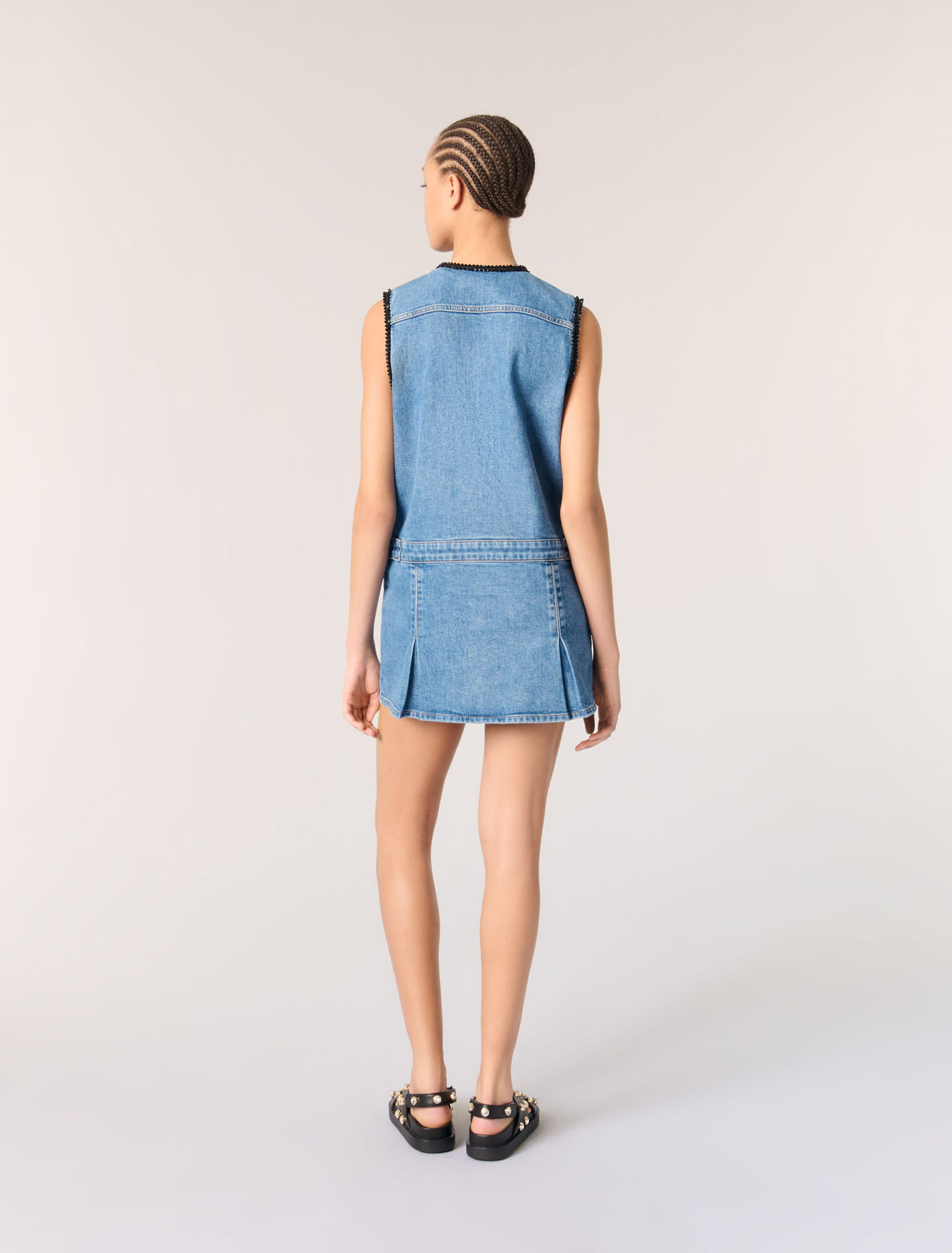 Denimkleid mit bestickten Borten
