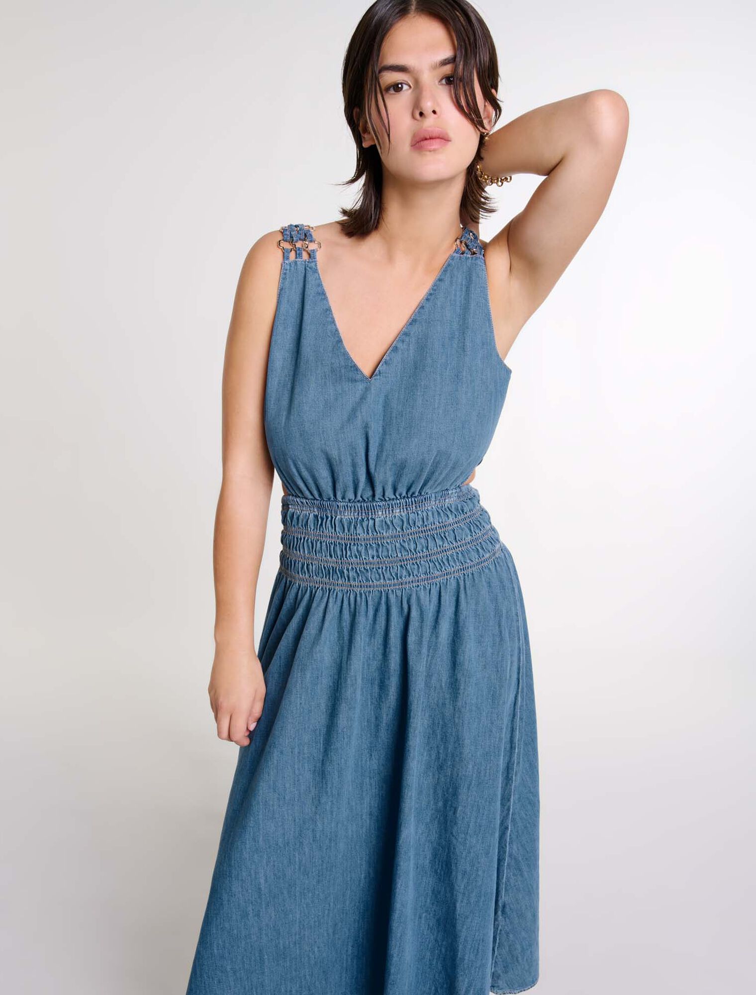 Langes Jeanskleid mit Cut-outs