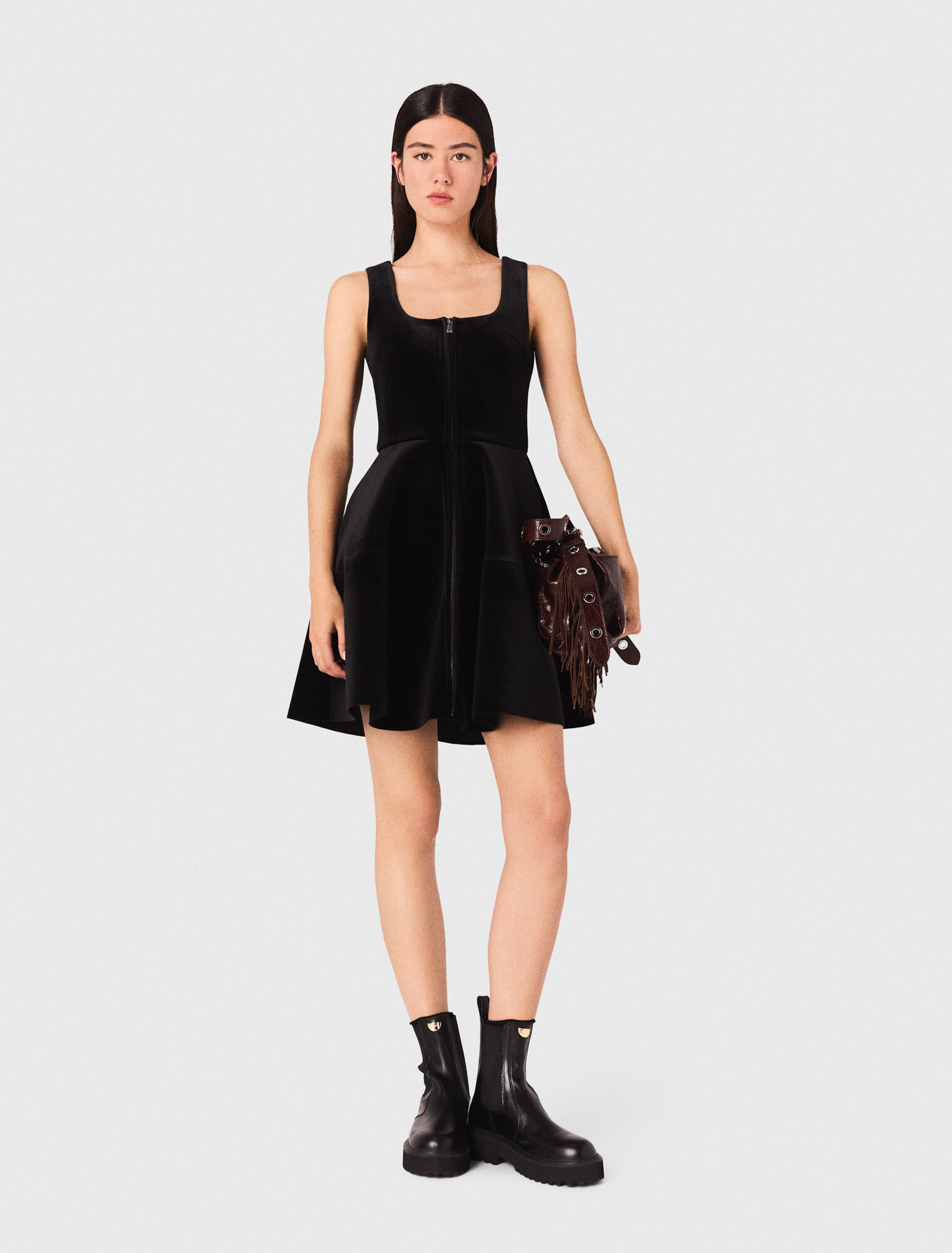 Kurzes Samt-Skaterkleid