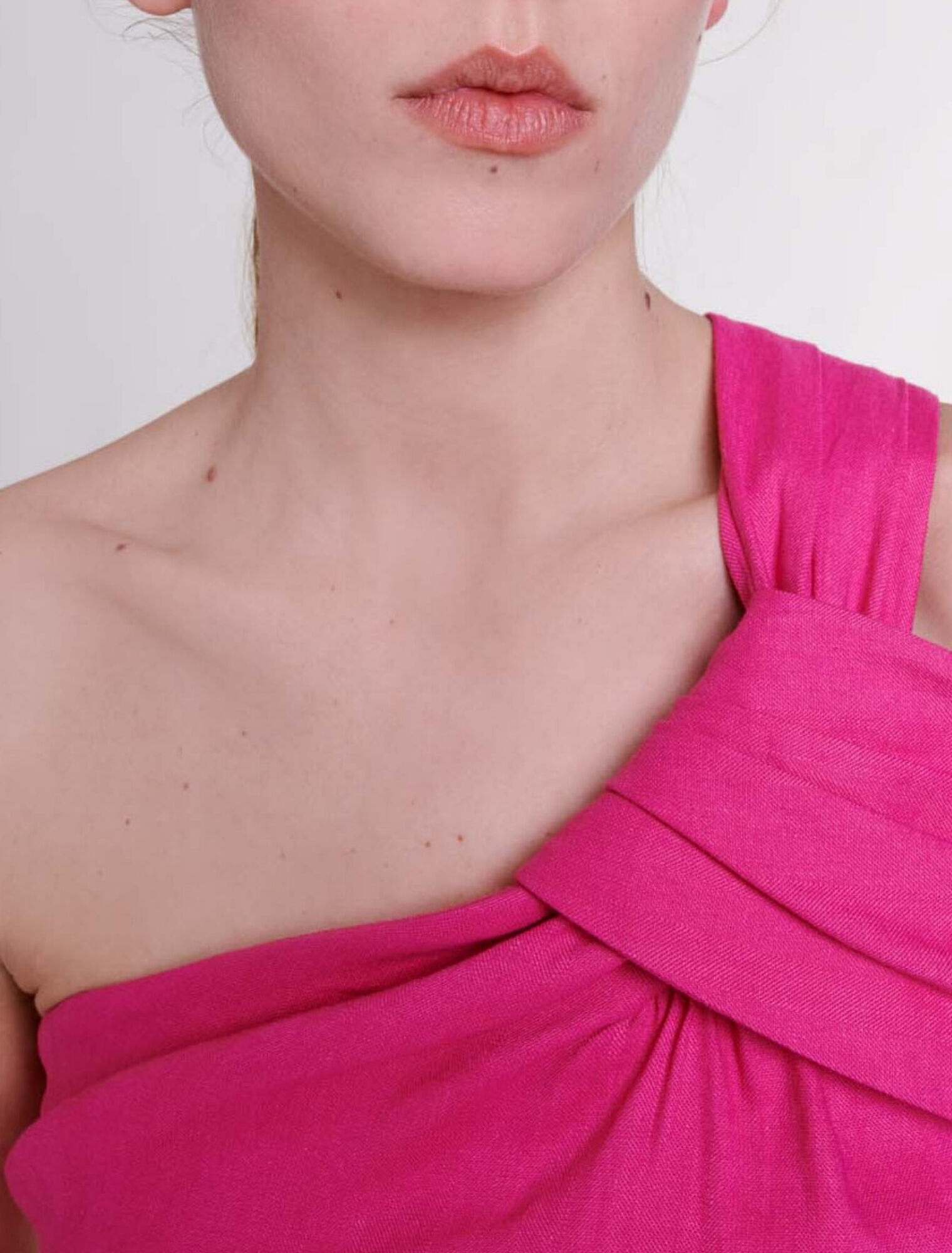 Asymmetrisches Leinenkleid