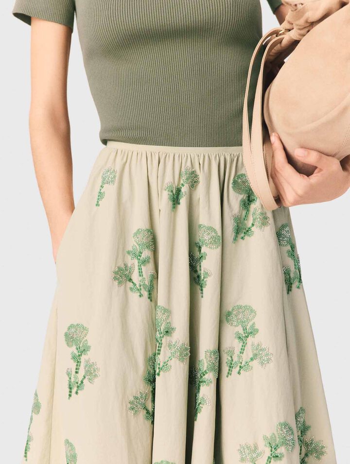 Bestickter technischer Rock