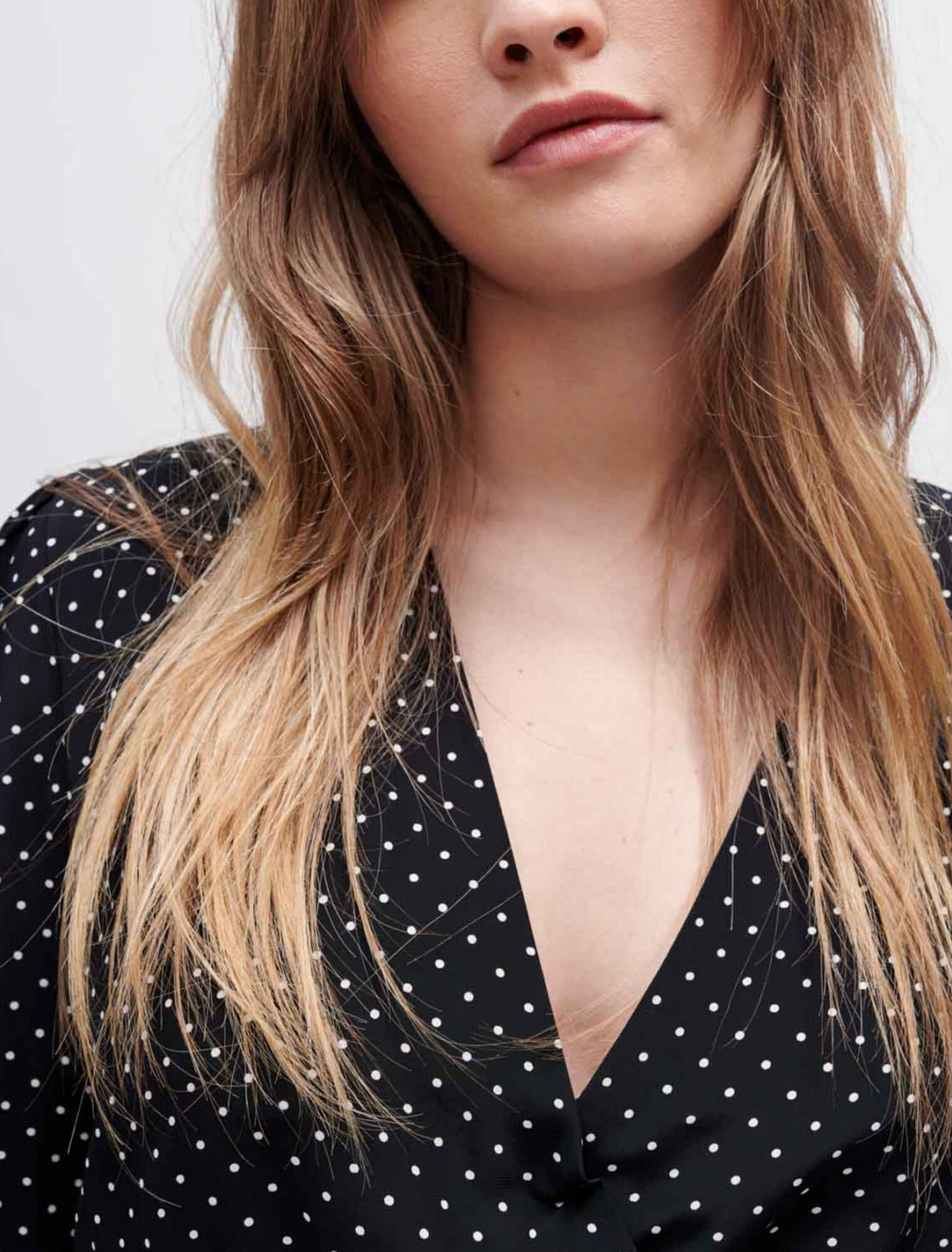 Langes tailliertes Kleid