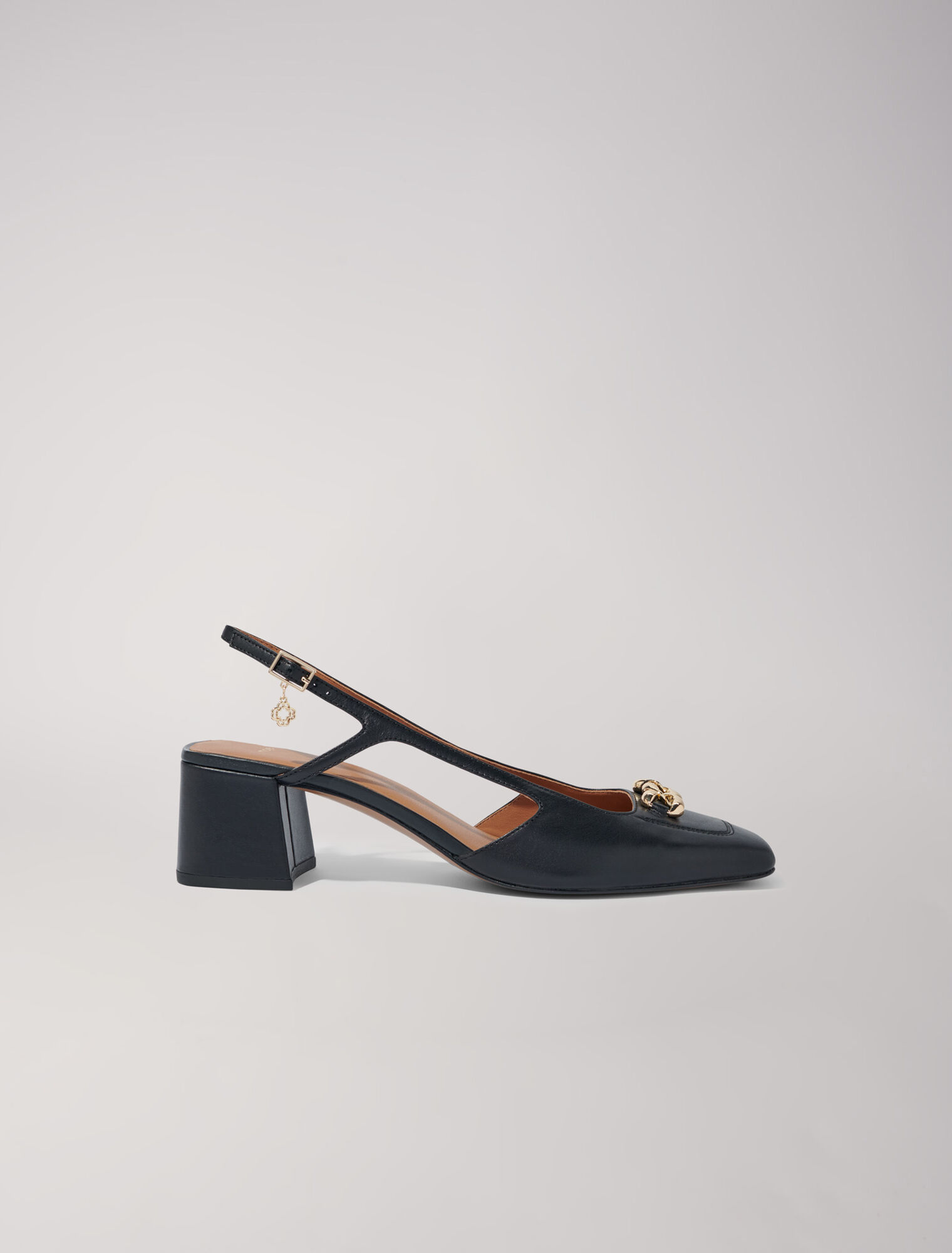 Pumps mit eckiger Spitze aus Leder
