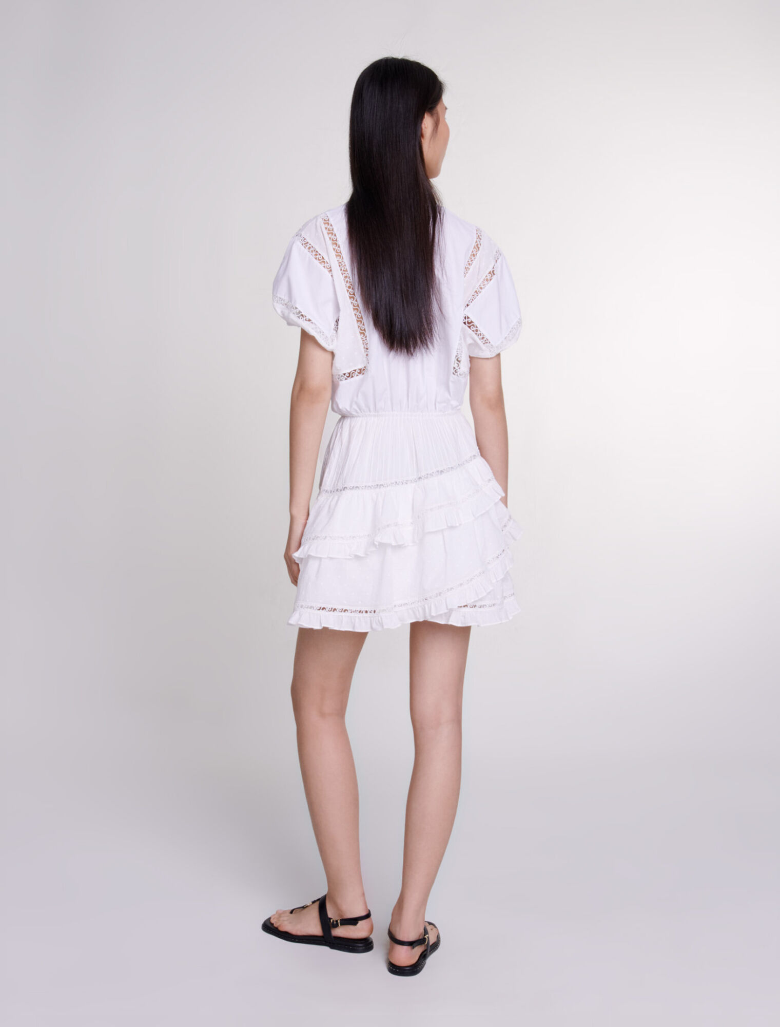 Kurzes besticktes Kleid