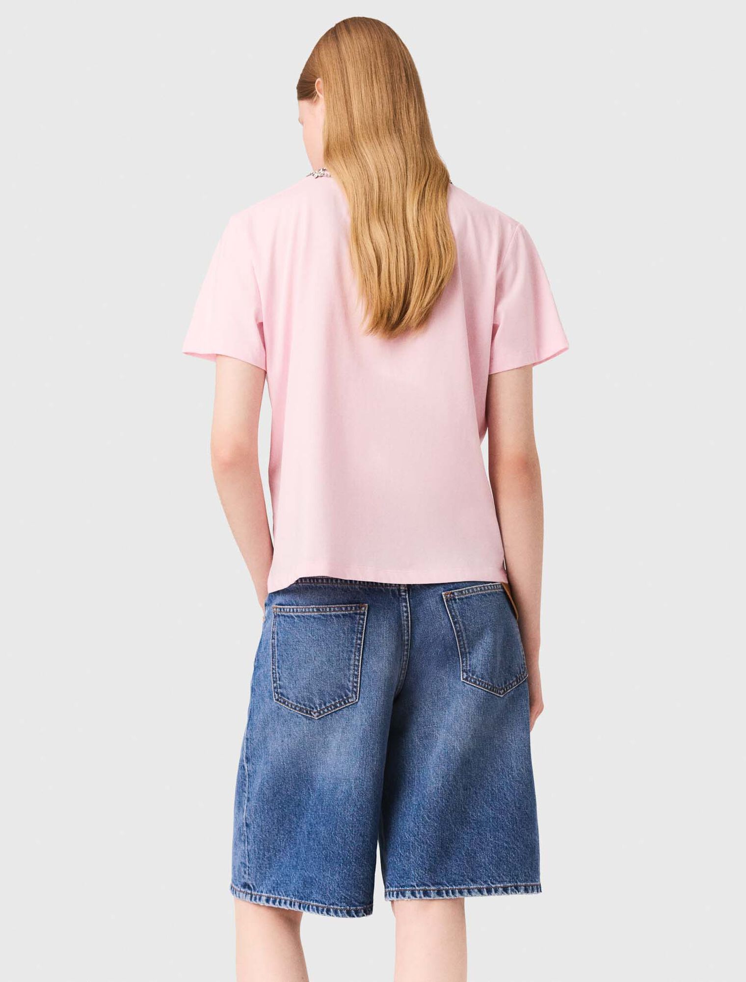 Kurzarm-T-Shirt mit Schmuckkragen