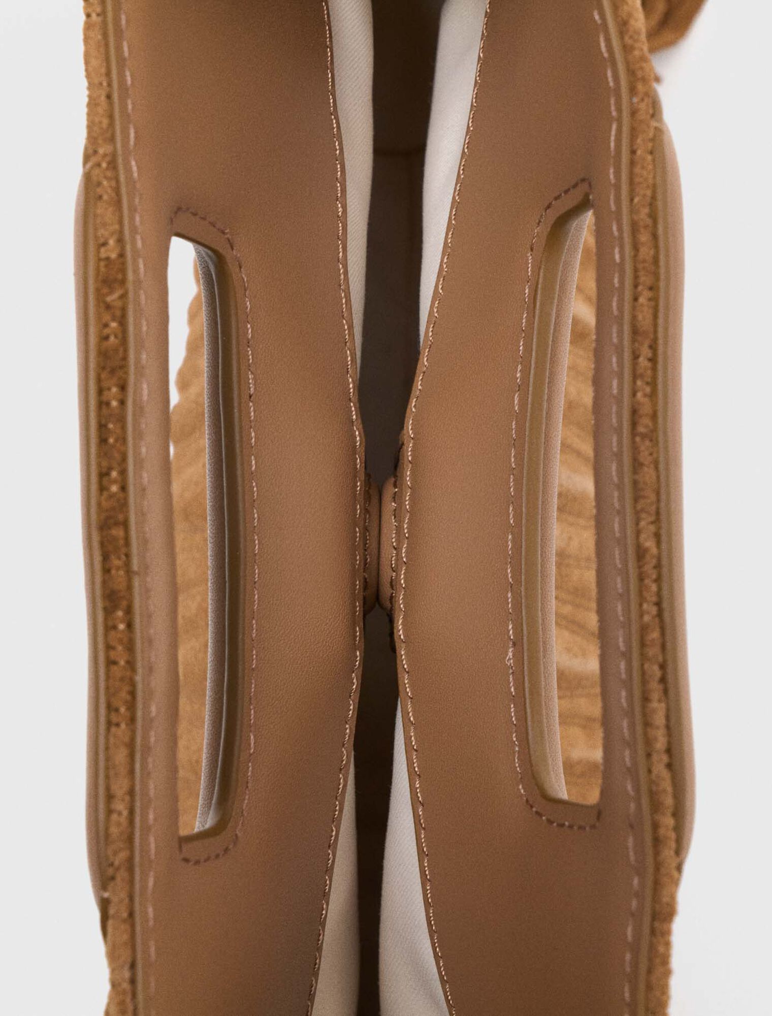 M-Tasche aus gestepptem Wildleder