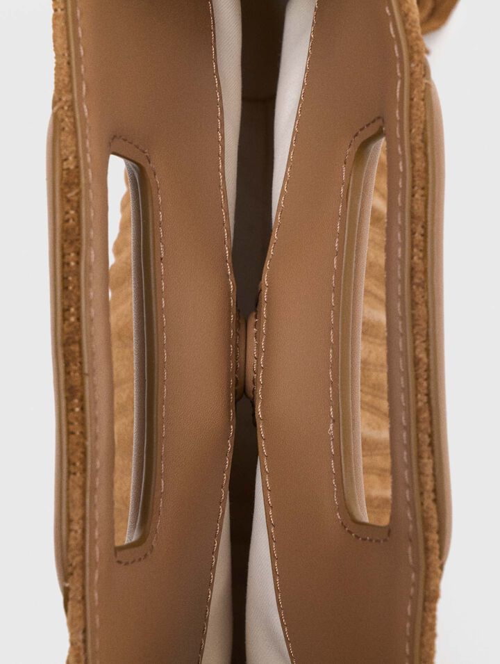 M-Tasche aus gestepptem Wildleder