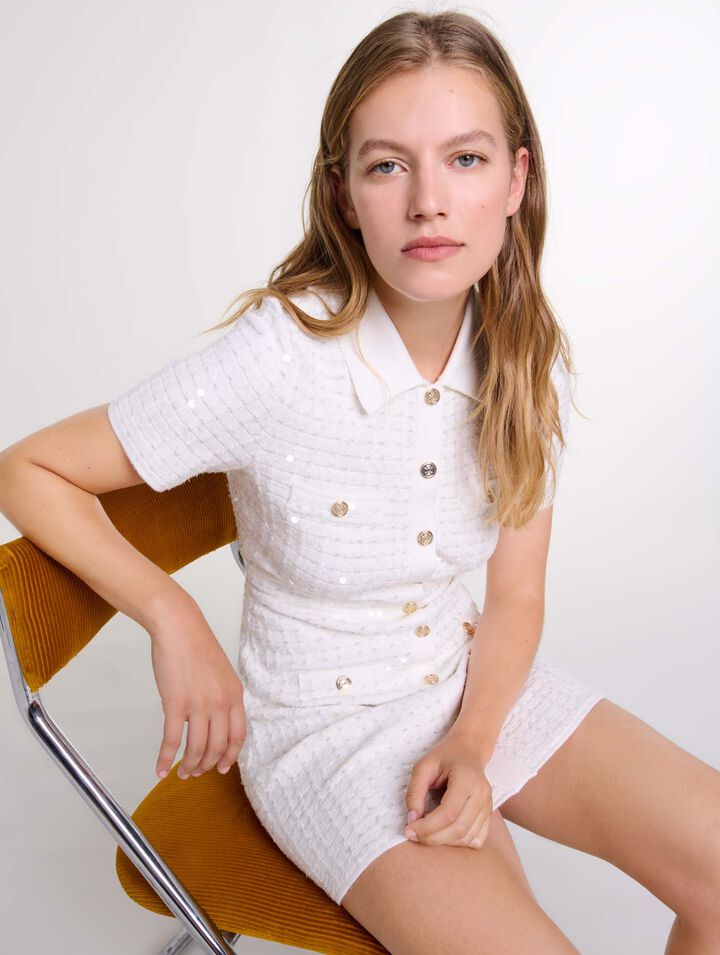 Kurzes Strickkleid mit Pailletten