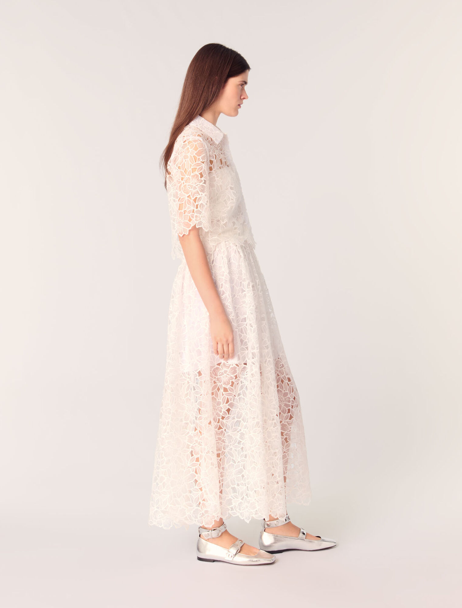 Kurze Bluse aus floraler Guipure-Spitze