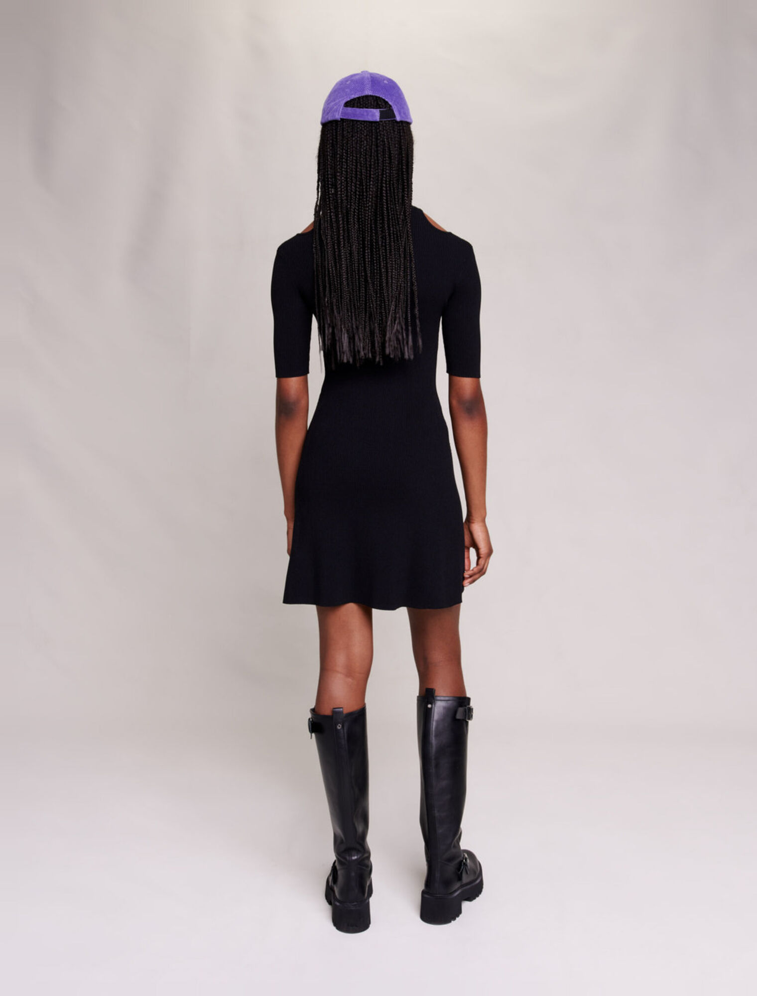 Kurzes Kleid mit Cutaway