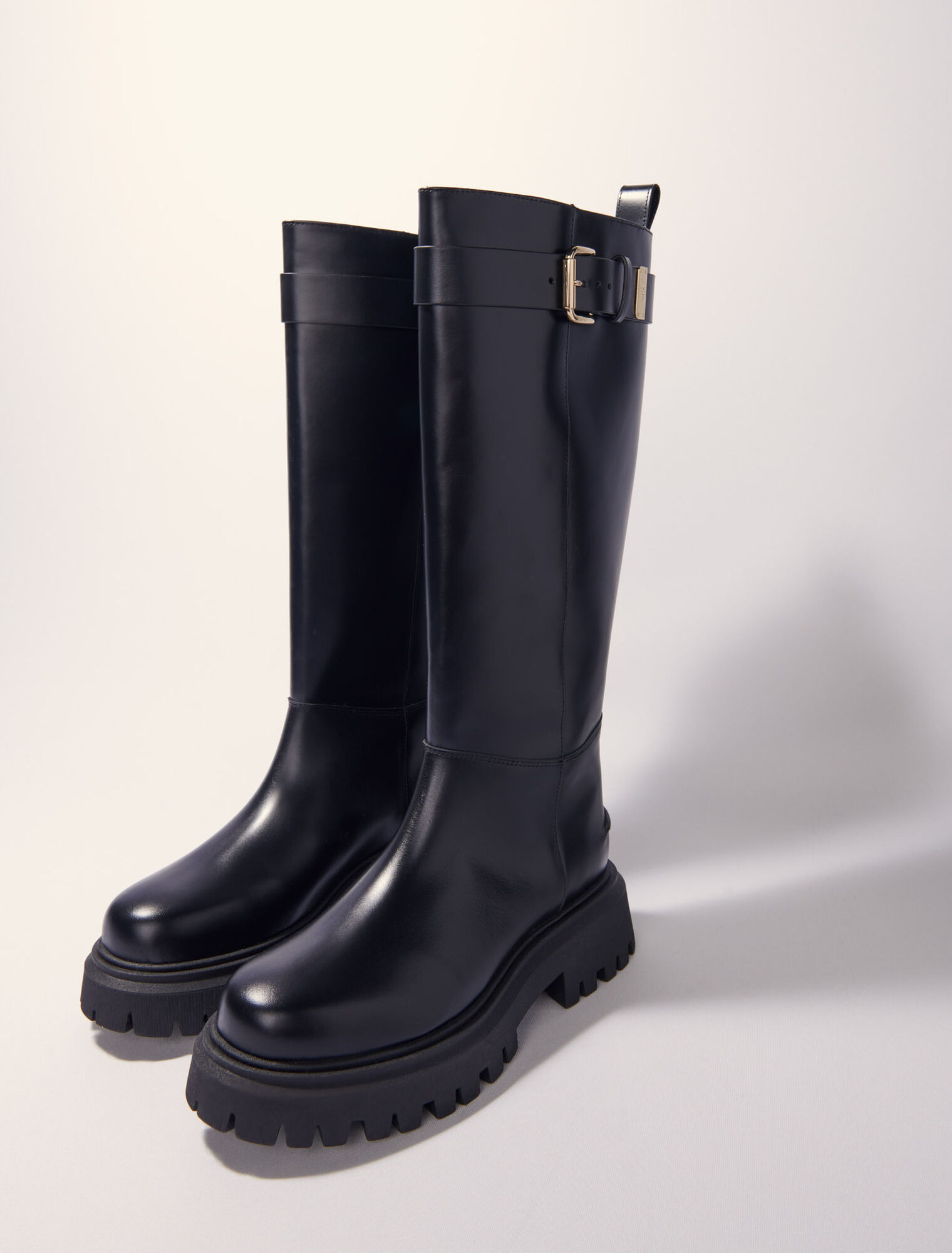 Lederstiefel mit Schnalle