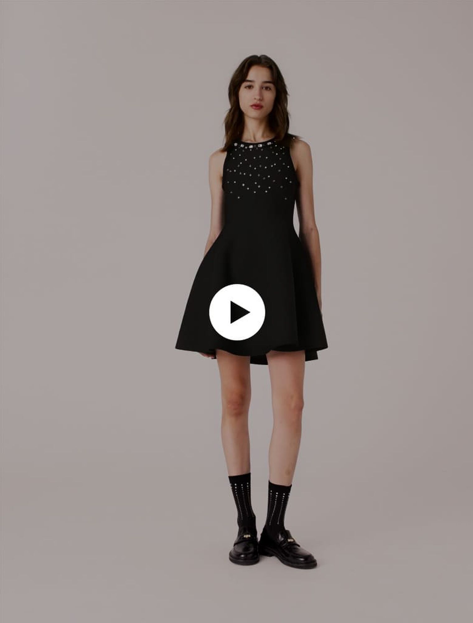 Skaterkleid mit Schmuckdetails