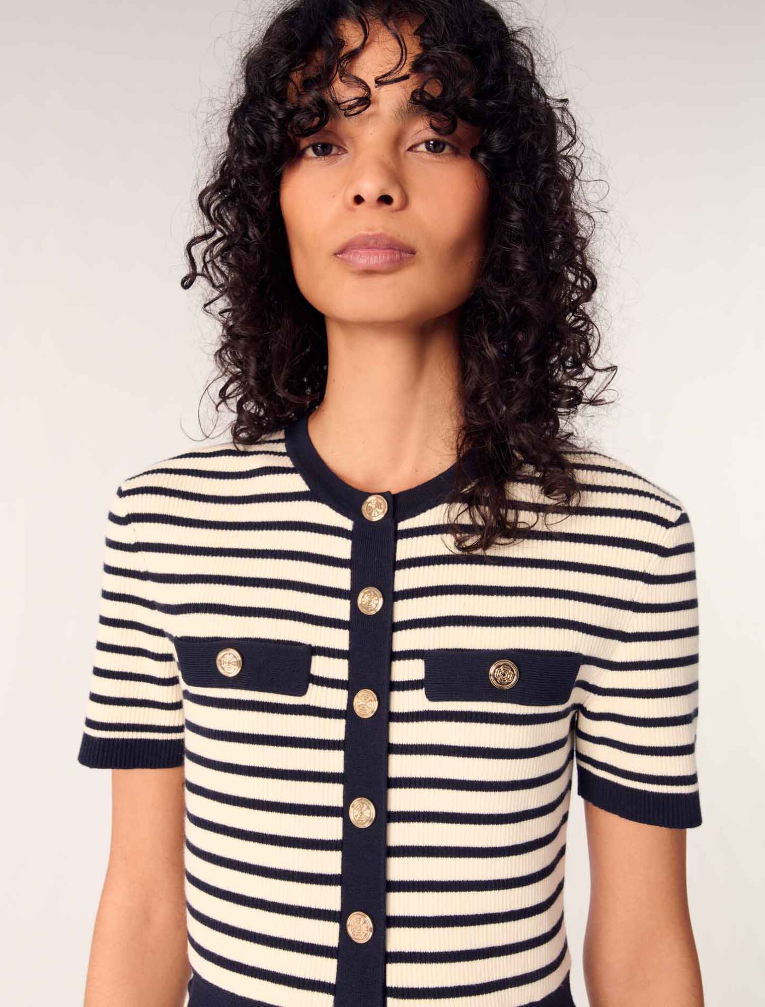 Kurzes Kleid aus Rippstrick